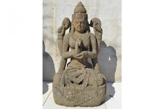 Steinskulptur sitzende Tara, 100 cm